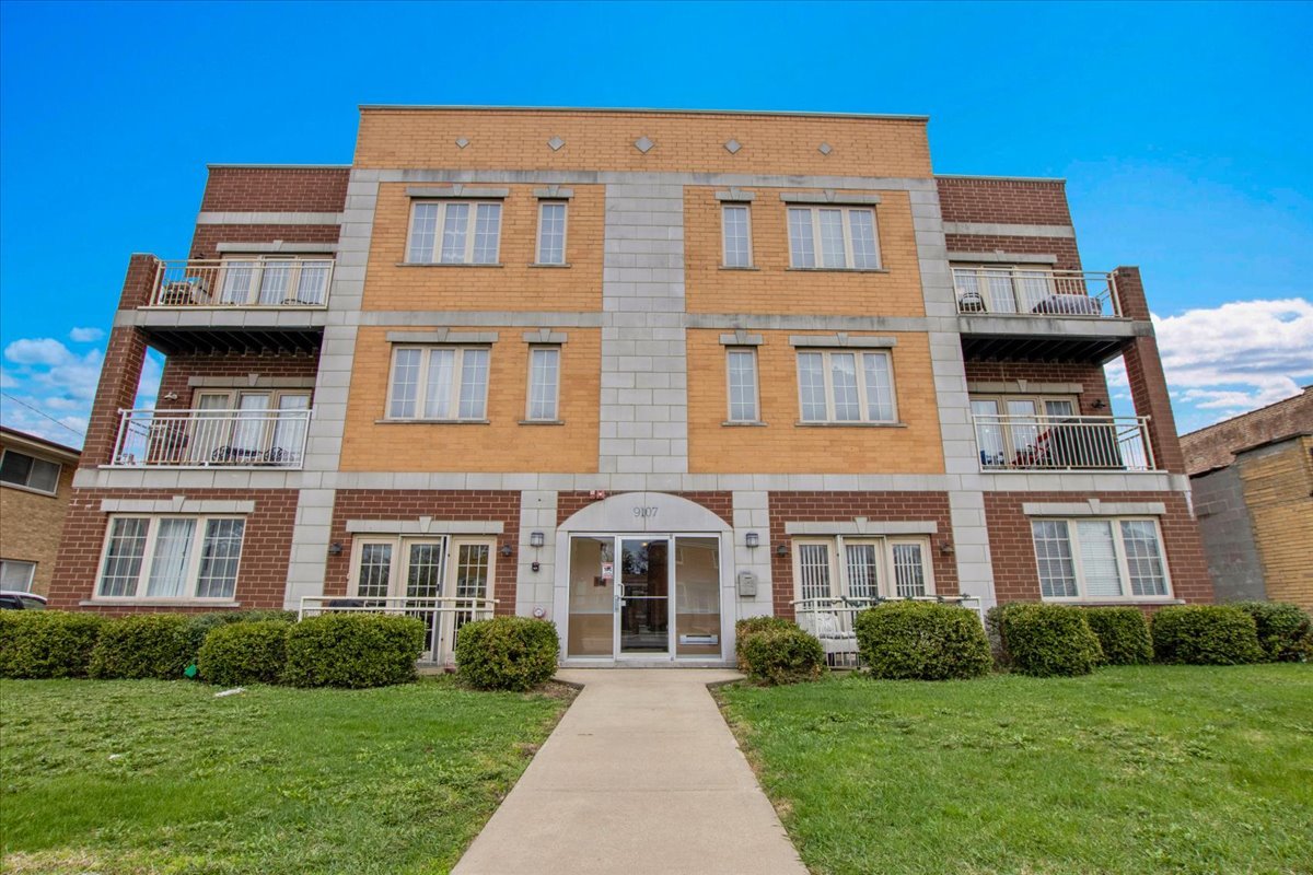 9107 Grand Avenue #3W, Franklin Park, IL
