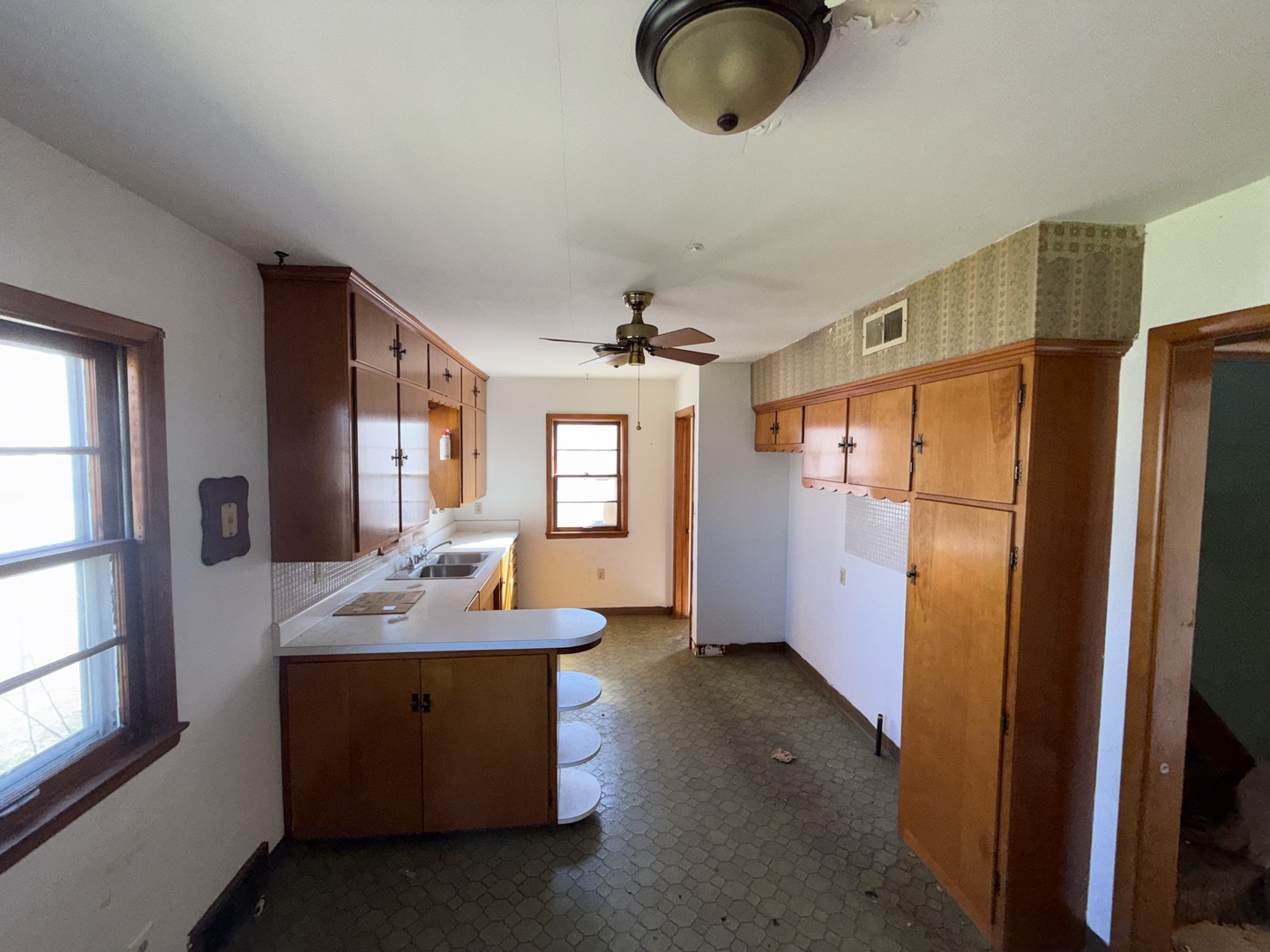 2123 W ANTOINETTE Street, Peoria, IL