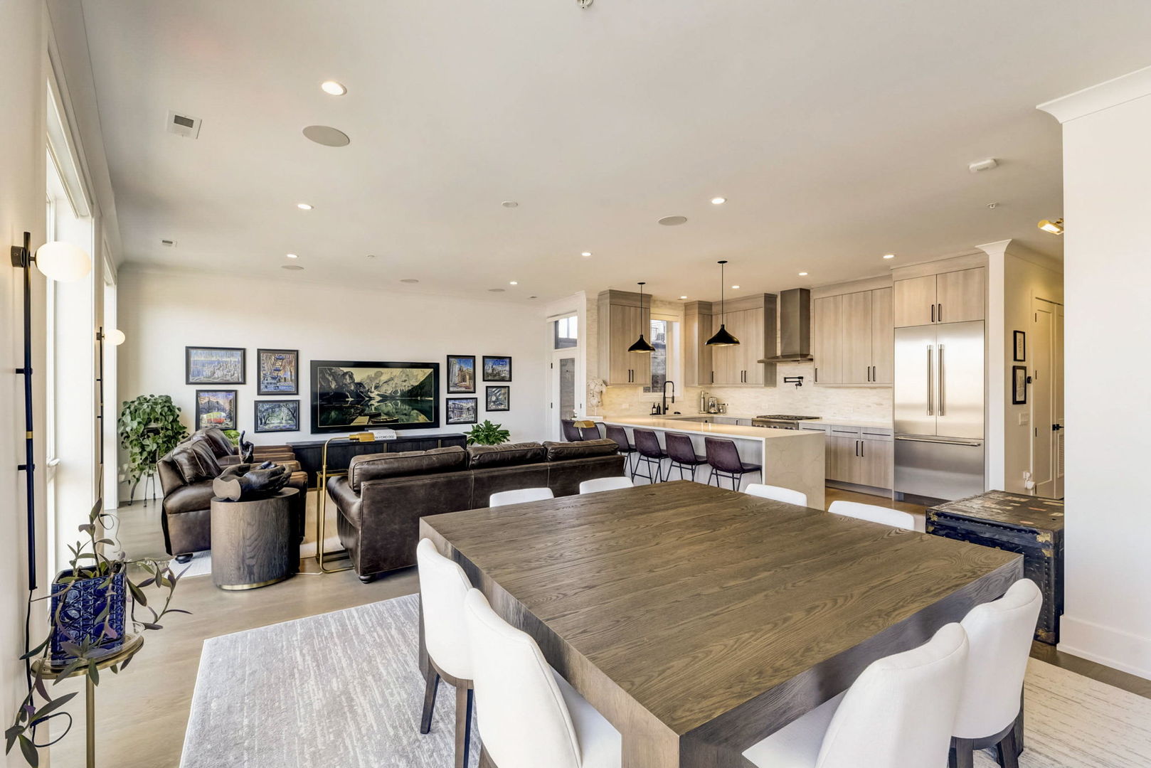 5015 N Clark Street #201, Chicago, IL