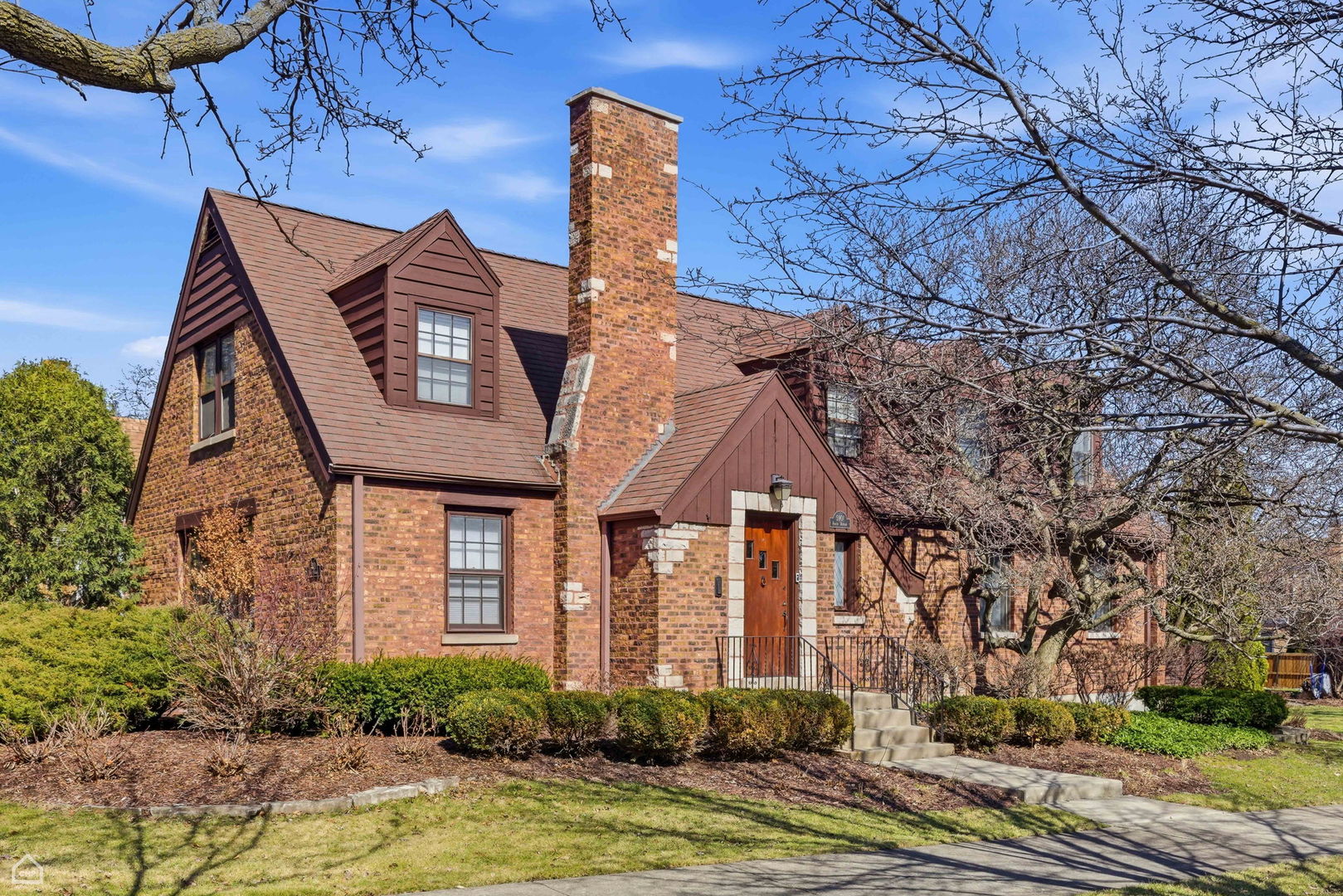 5901 N Newark Avenue, Chicago, IL