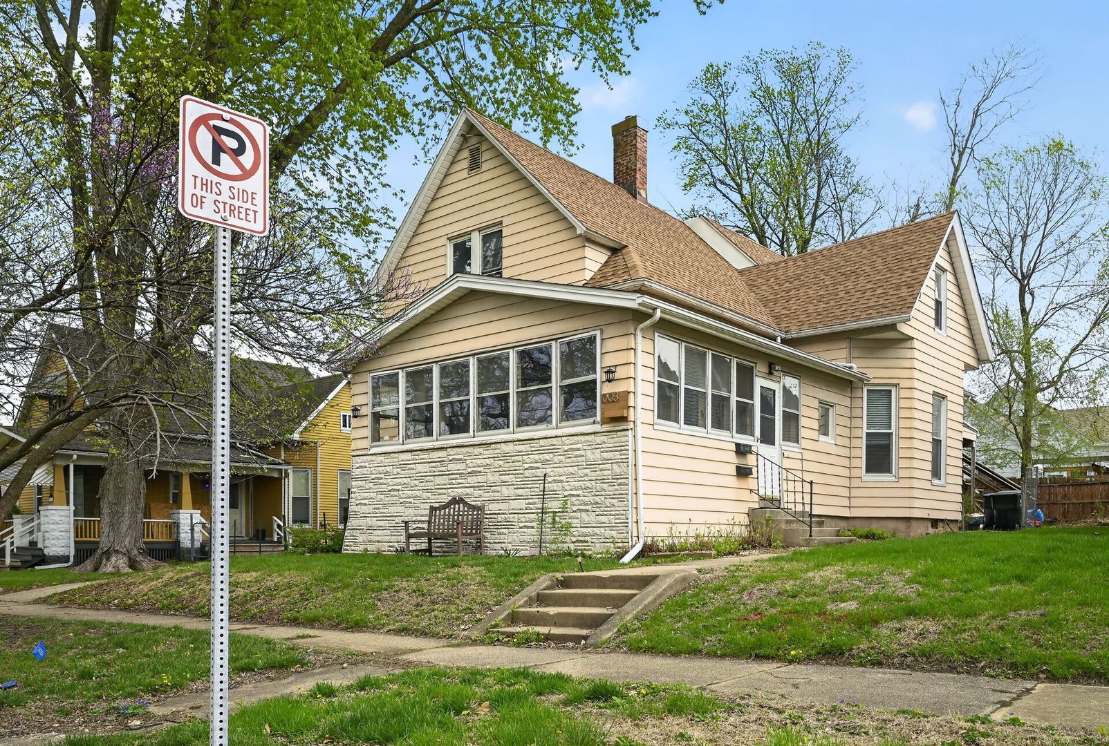 1003 N Lee Street, Bloomington, IL