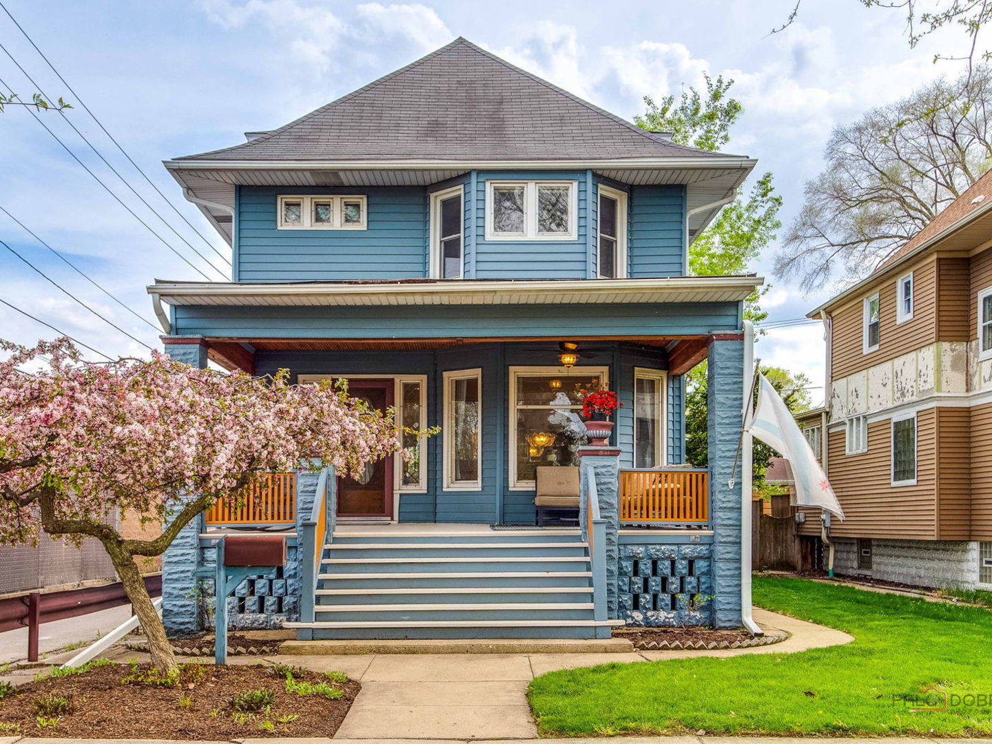 4815 W Warner Avenue, Chicago, IL