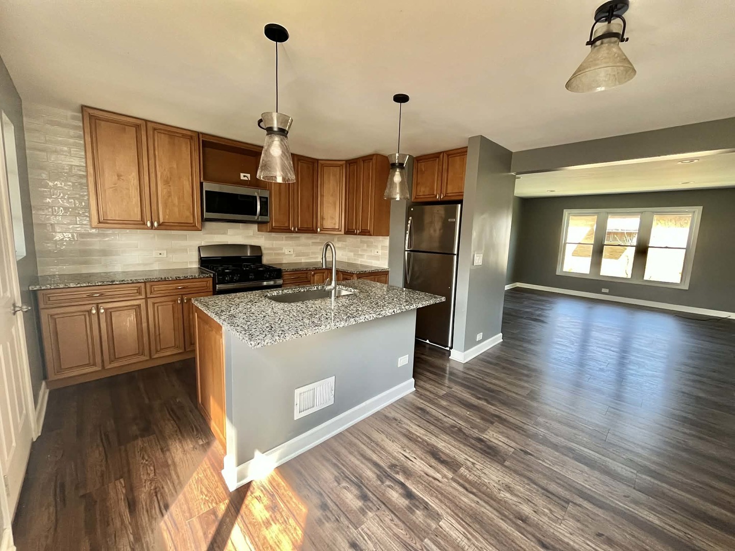 746 Walnut Street #2E, Waukegan, IL