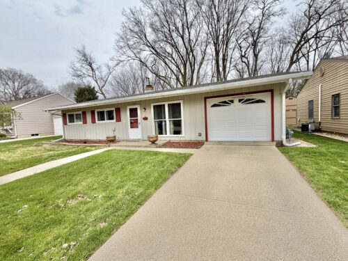 1212 Ogletree Place, Dixon, IL