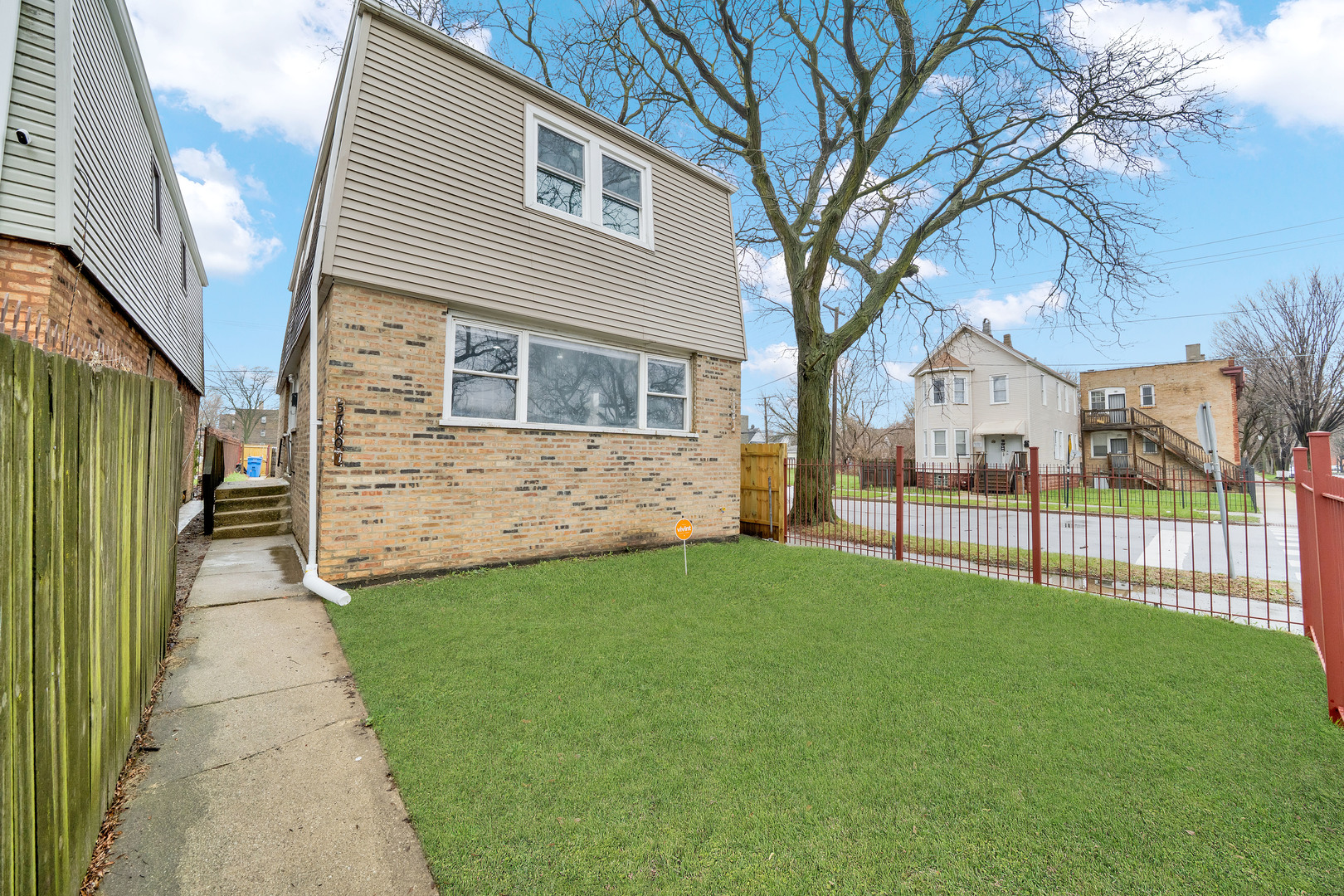 5700 S Lowe Avenue, Chicago, IL