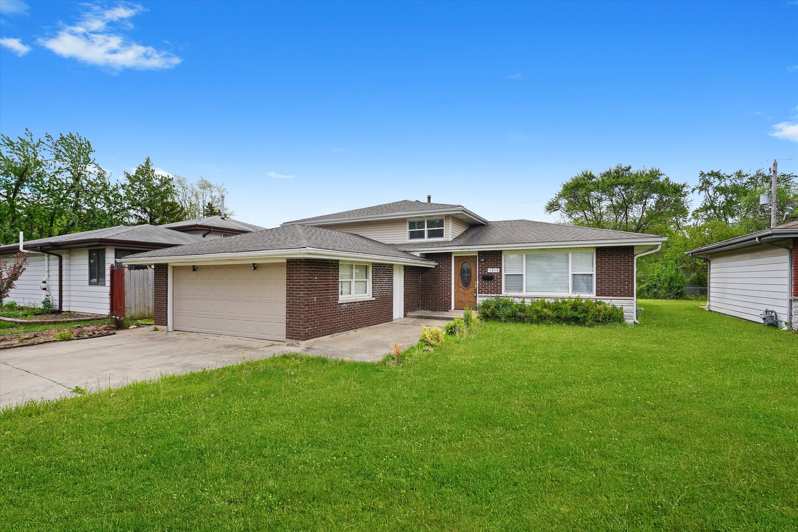 1315 Prince Drive, South Holland, IL