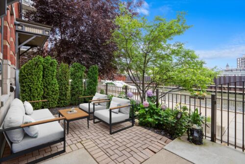 1005 N Riverwalk Street, Chicago, IL