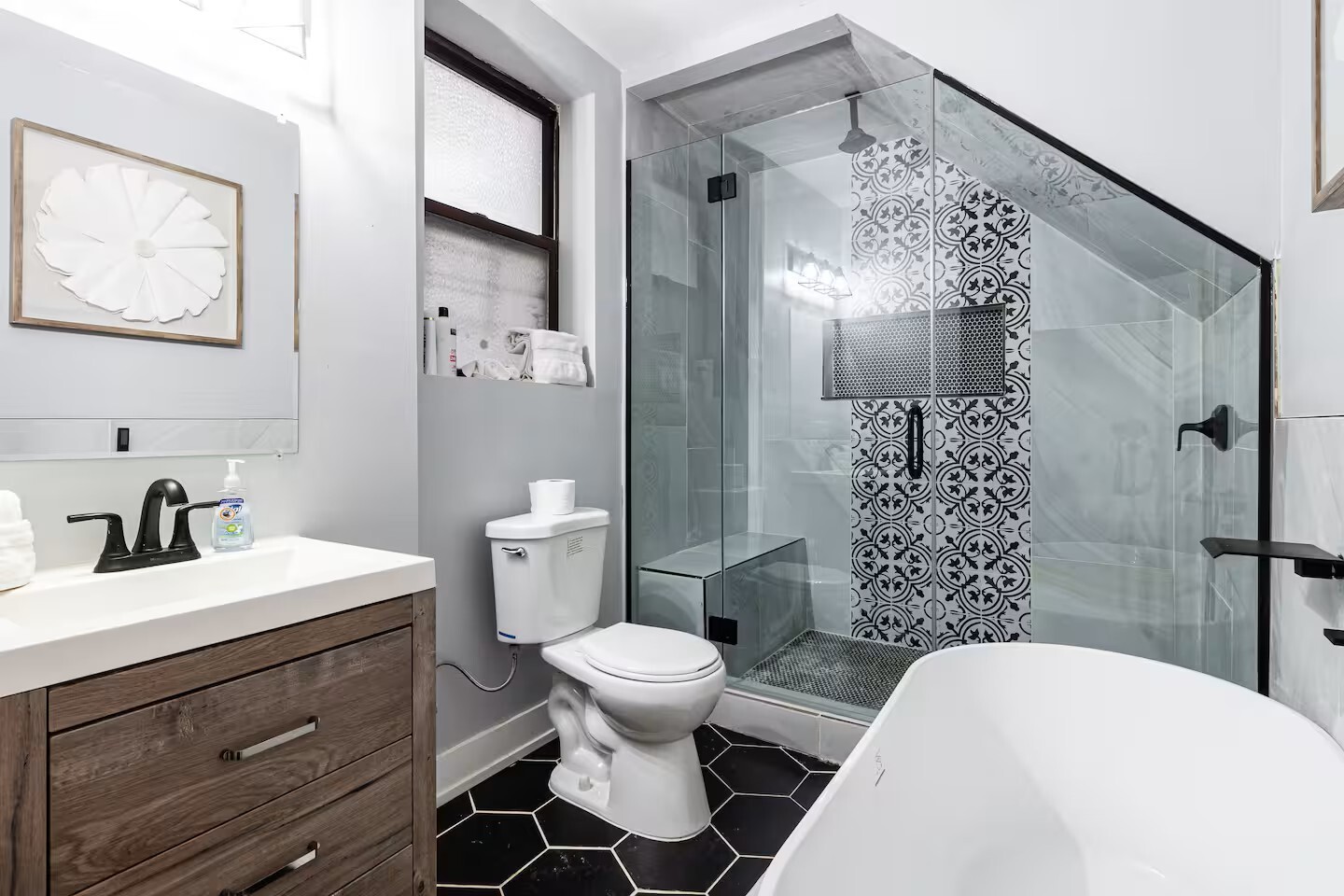 1624 W Beach Avenue #BF, Chicago, IL