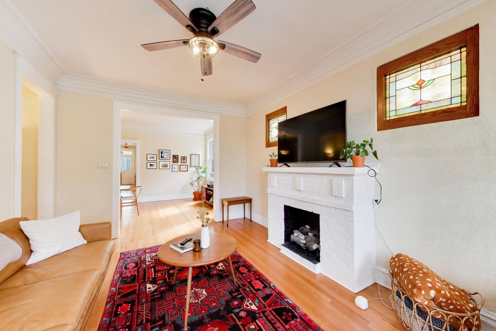 1657 W Winona Street, Chicago, IL