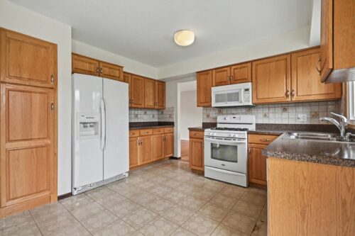 3941 Roslyn Road, Downers Grove, IL