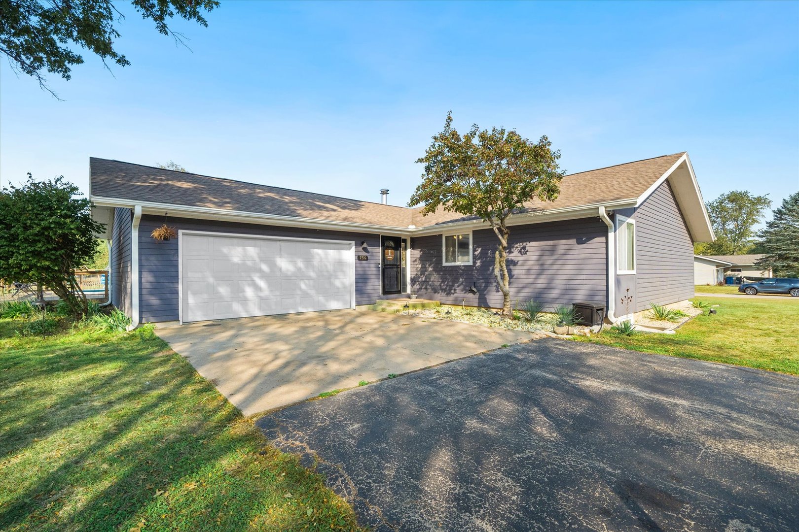 750 Forest Park Drive, Dixon, IL