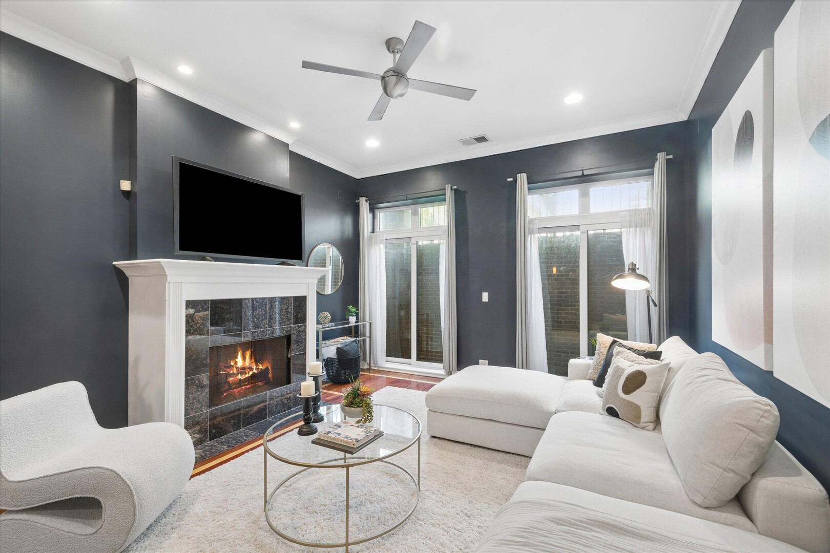 1543 W Sherwin Avenue #GW, Chicago, IL