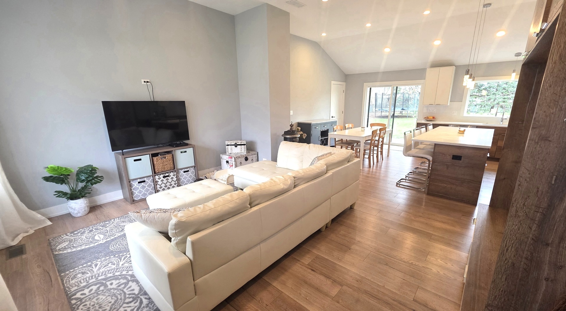 431 Springhill Drive, Roselle, IL