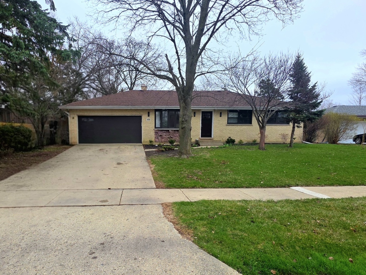 431 Springhill Drive, Roselle, IL