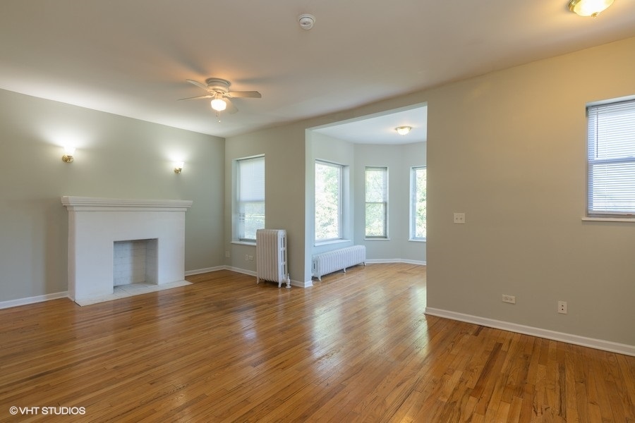 439 E Oakwood Boulevard #53, Chicago, IL