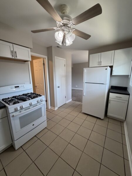 10700 S ROBERTS Road #1A, Palos Hills, IL