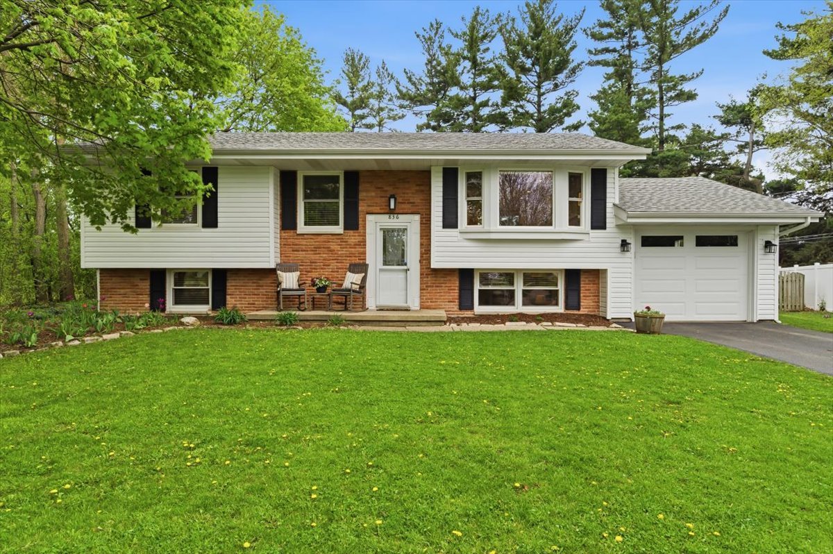 836 Longmeadow Drive, Geneva, IL