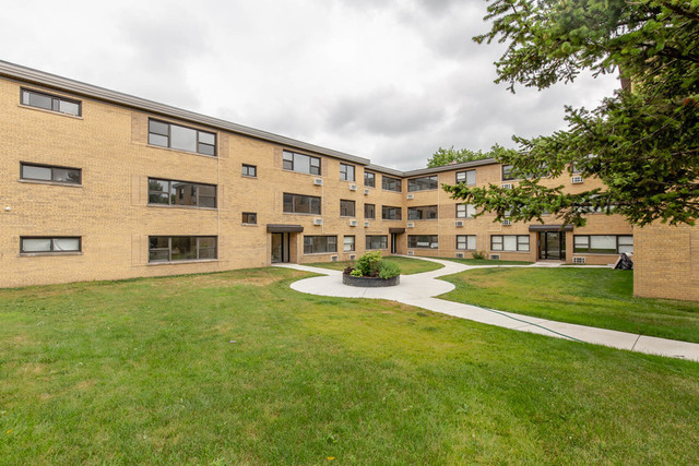 6807 N Ridge Boulevard #202, Chicago, IL