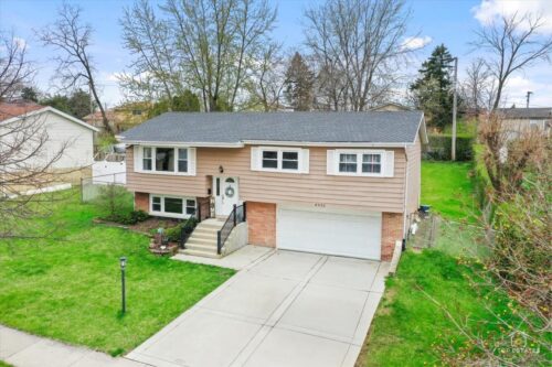 8932 S 85th Court, Hickory Hills, IL