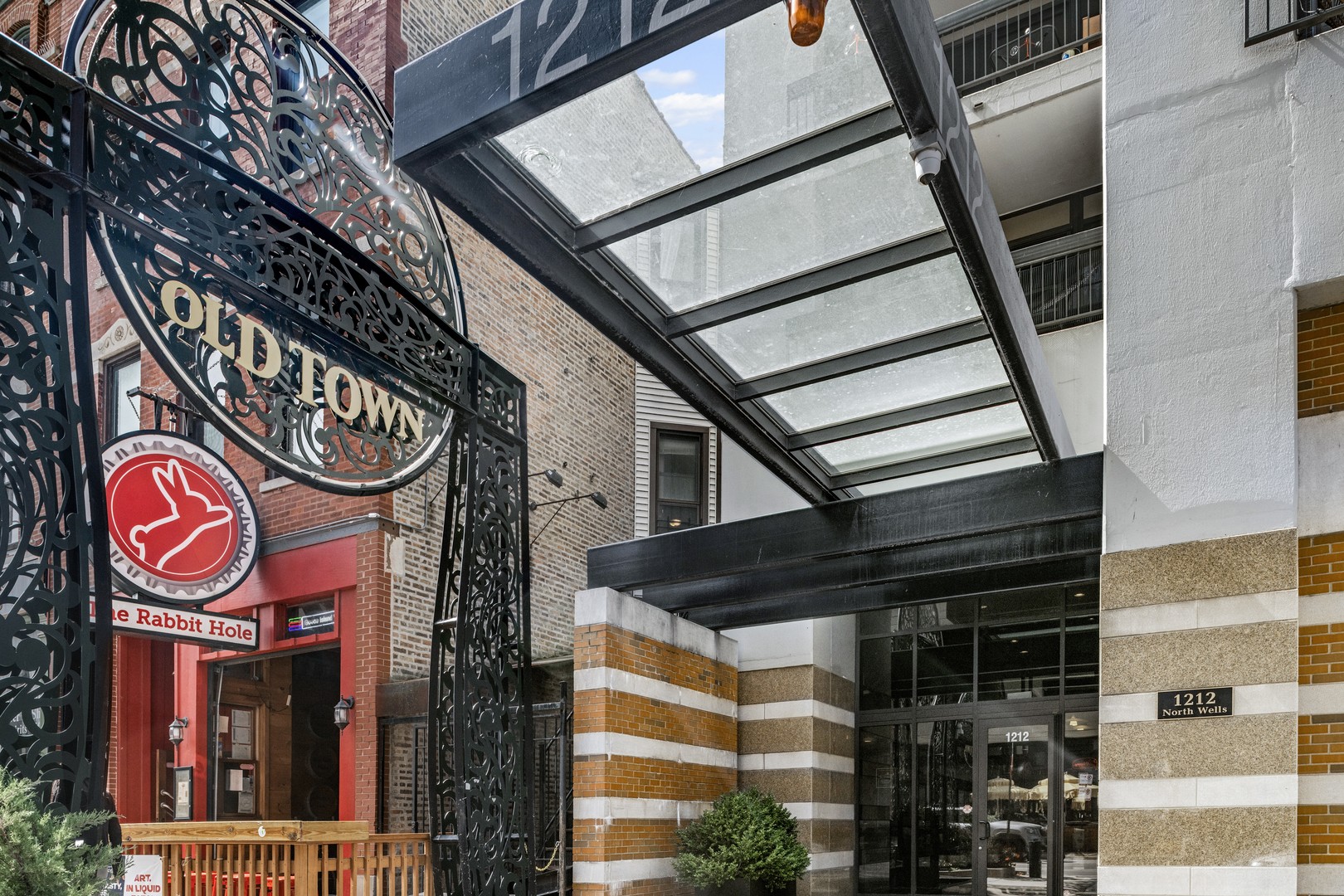 1212 N Wells Street #202, Chicago, IL