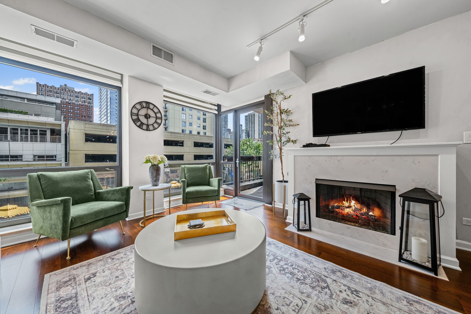 1212 N Wells Street #202, Chicago, IL