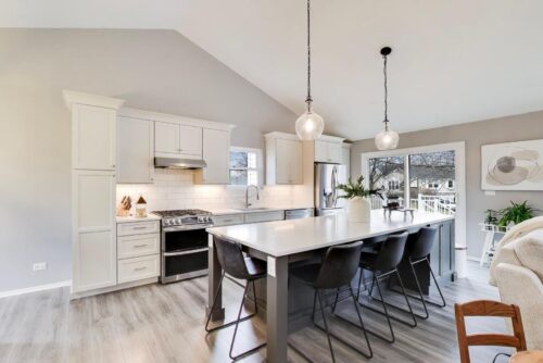 2080 Pennsbury Lane, Hanover Park, IL