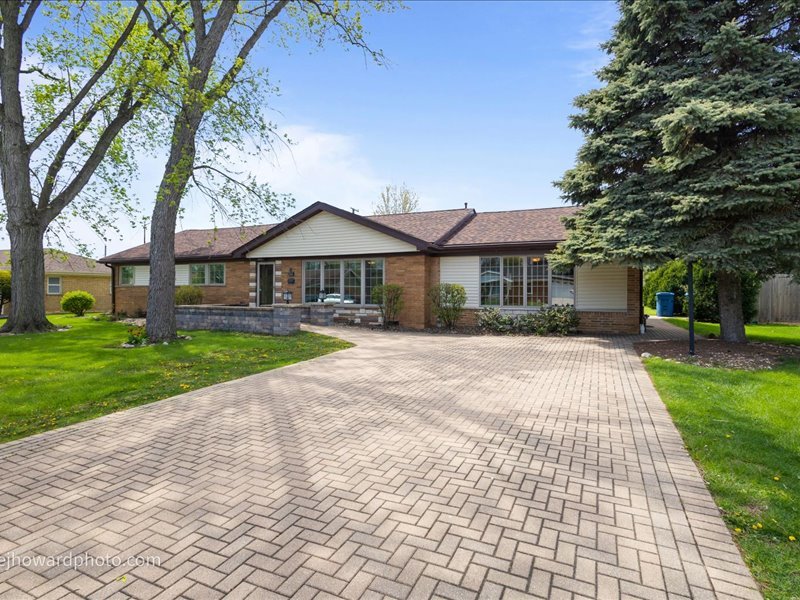 12524 S 71st Court, Palos Heights, IL