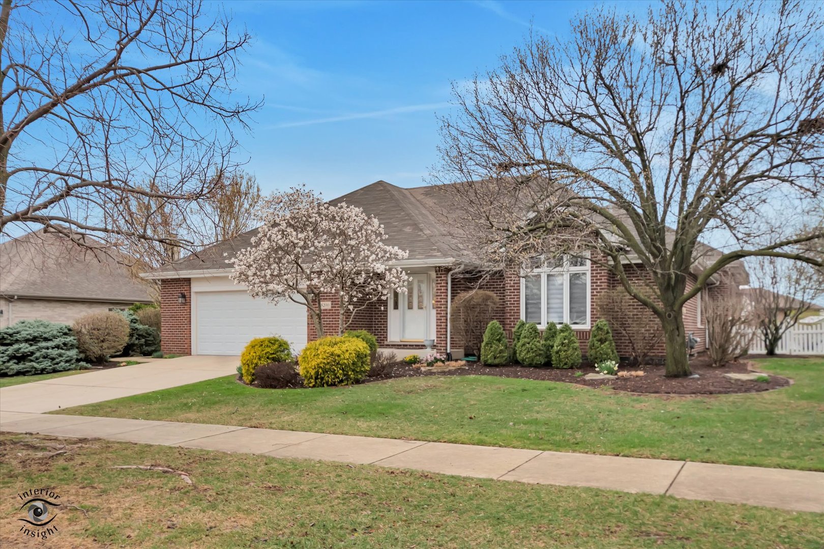 8200 Brookside Glen Drive, Tinley Park, IL