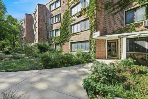 1140 W Lunt Avenue #1B, Chicago, IL