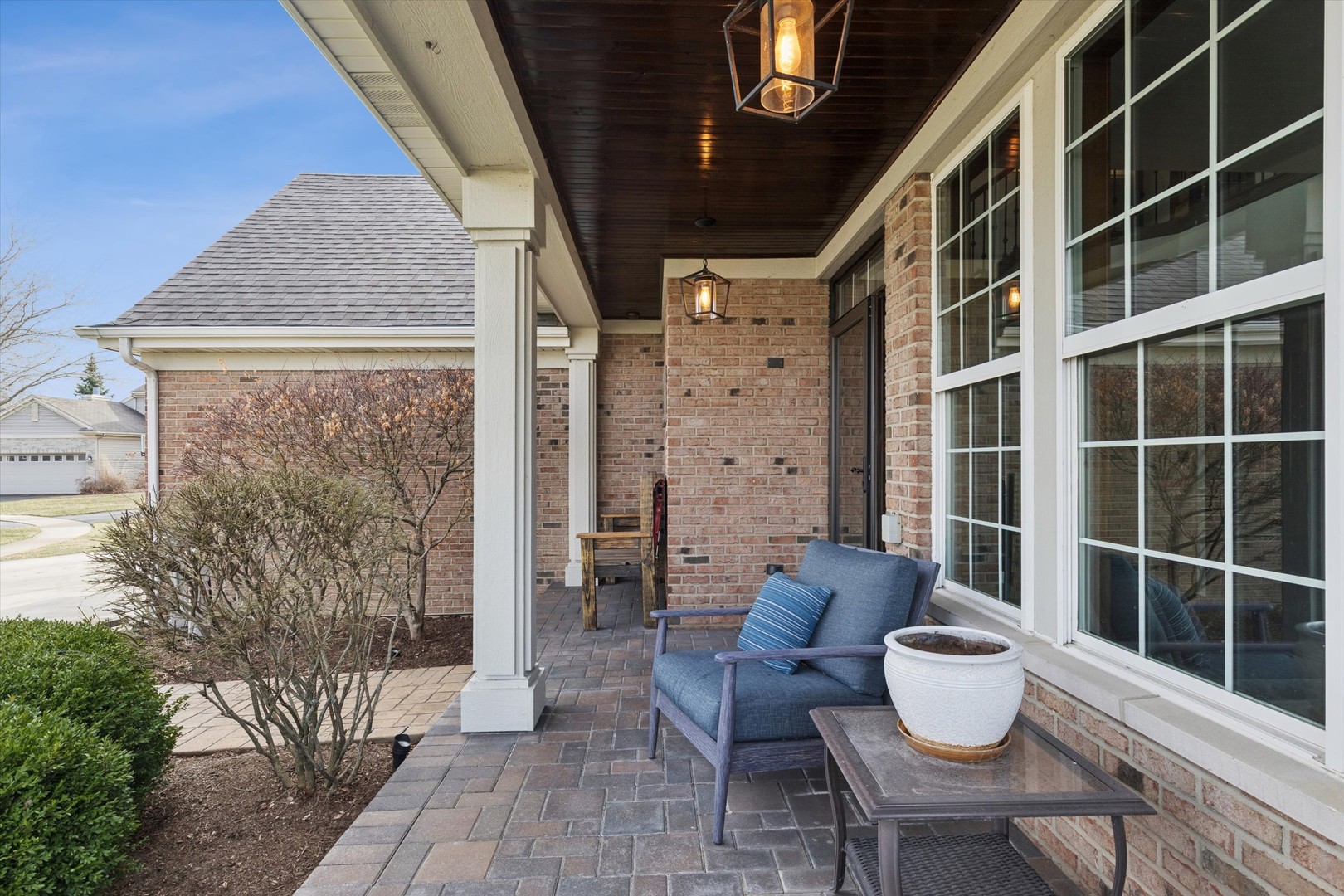 1 Mckenzie Court, Lake In The Hills, IL