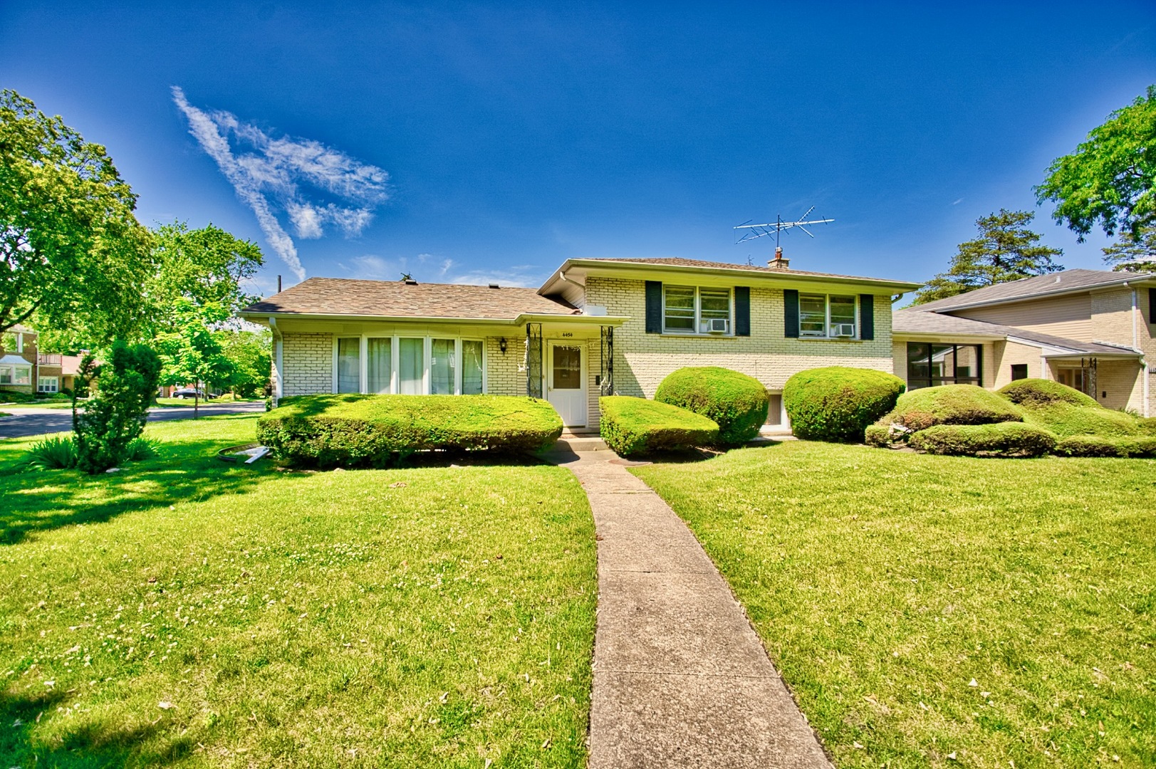 4454 Concord Lane, Skokie, IL