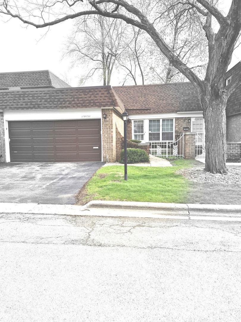 17W755 Standish Lane, Villa Park, IL