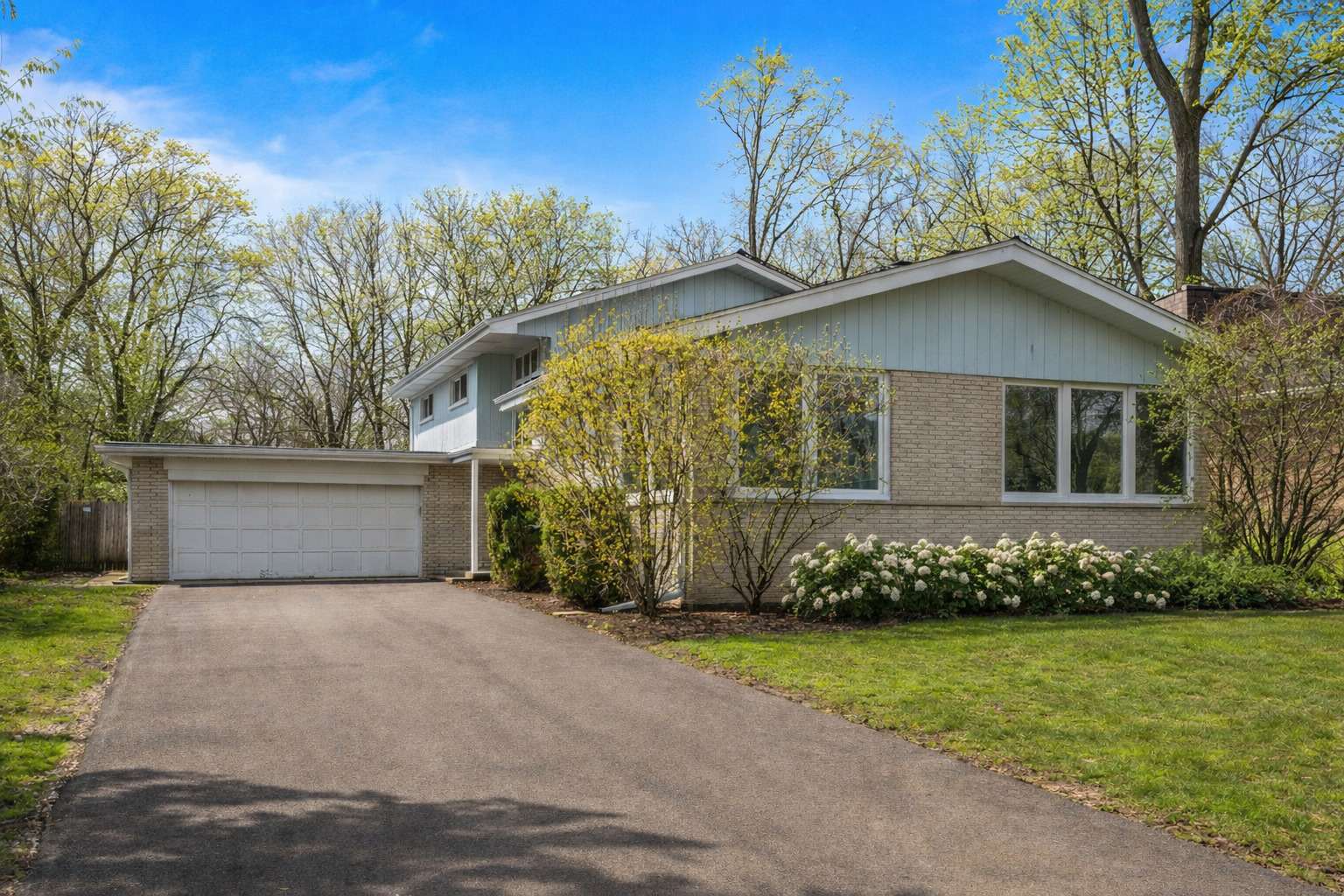 161 E Stone Avenue, Lake Forest, IL