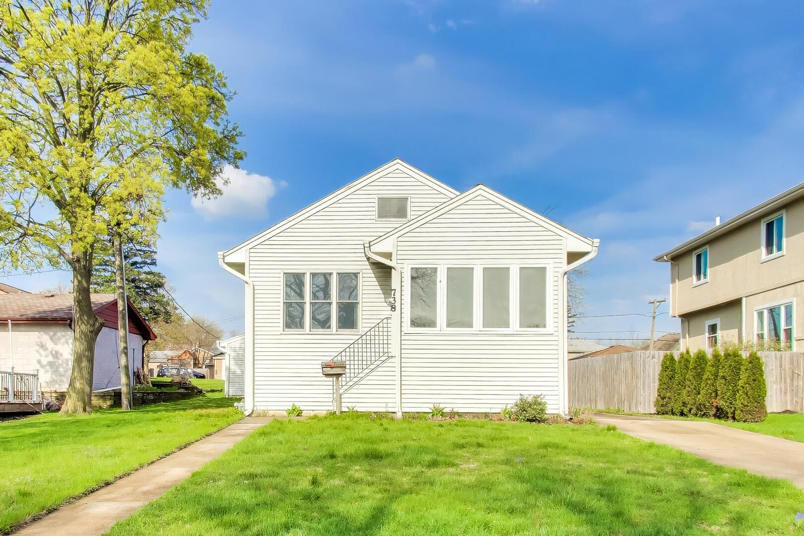 738 S Yale Avenue, Villa Park, IL