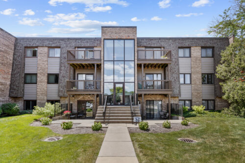 1444 Stonebridge Circle #H3, Wheaton, IL