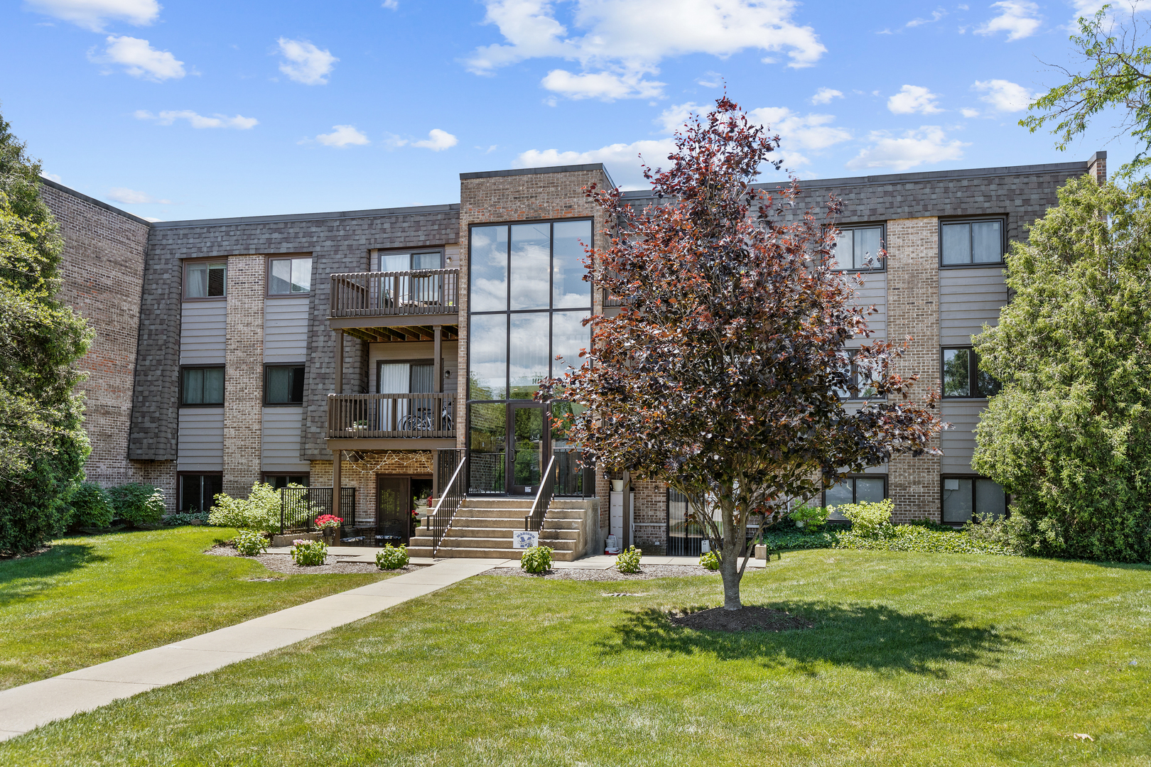 1444 Stonebridge Circle #H3, Wheaton, IL