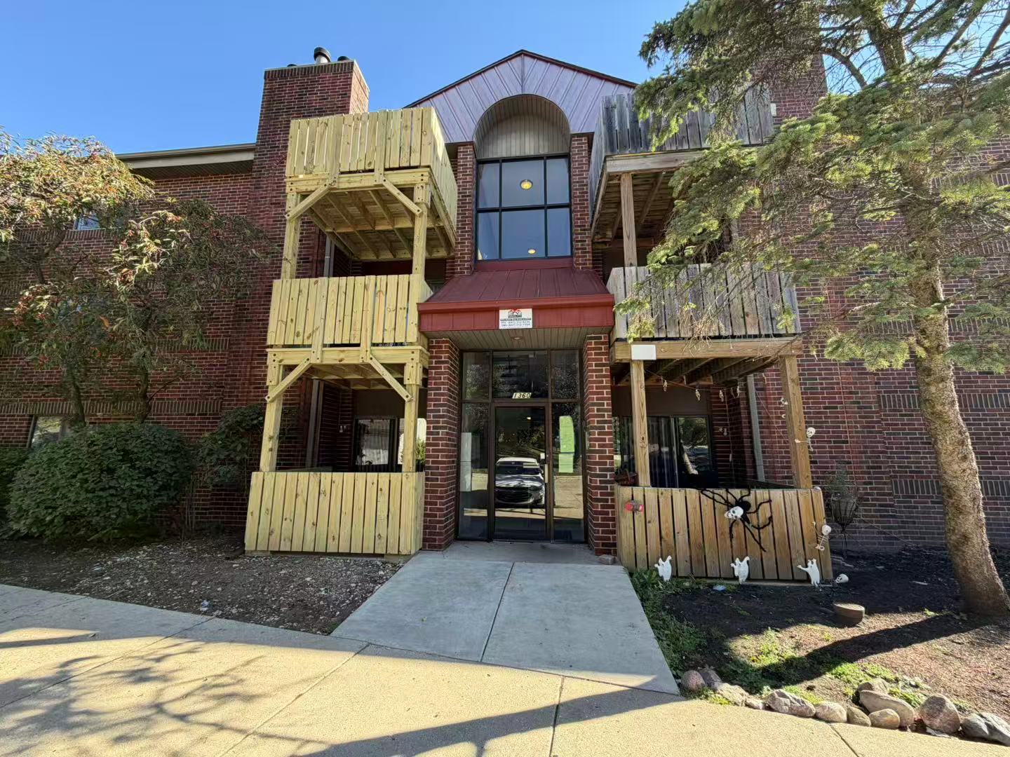 1360 Brook Street #F, St. Charles, IL