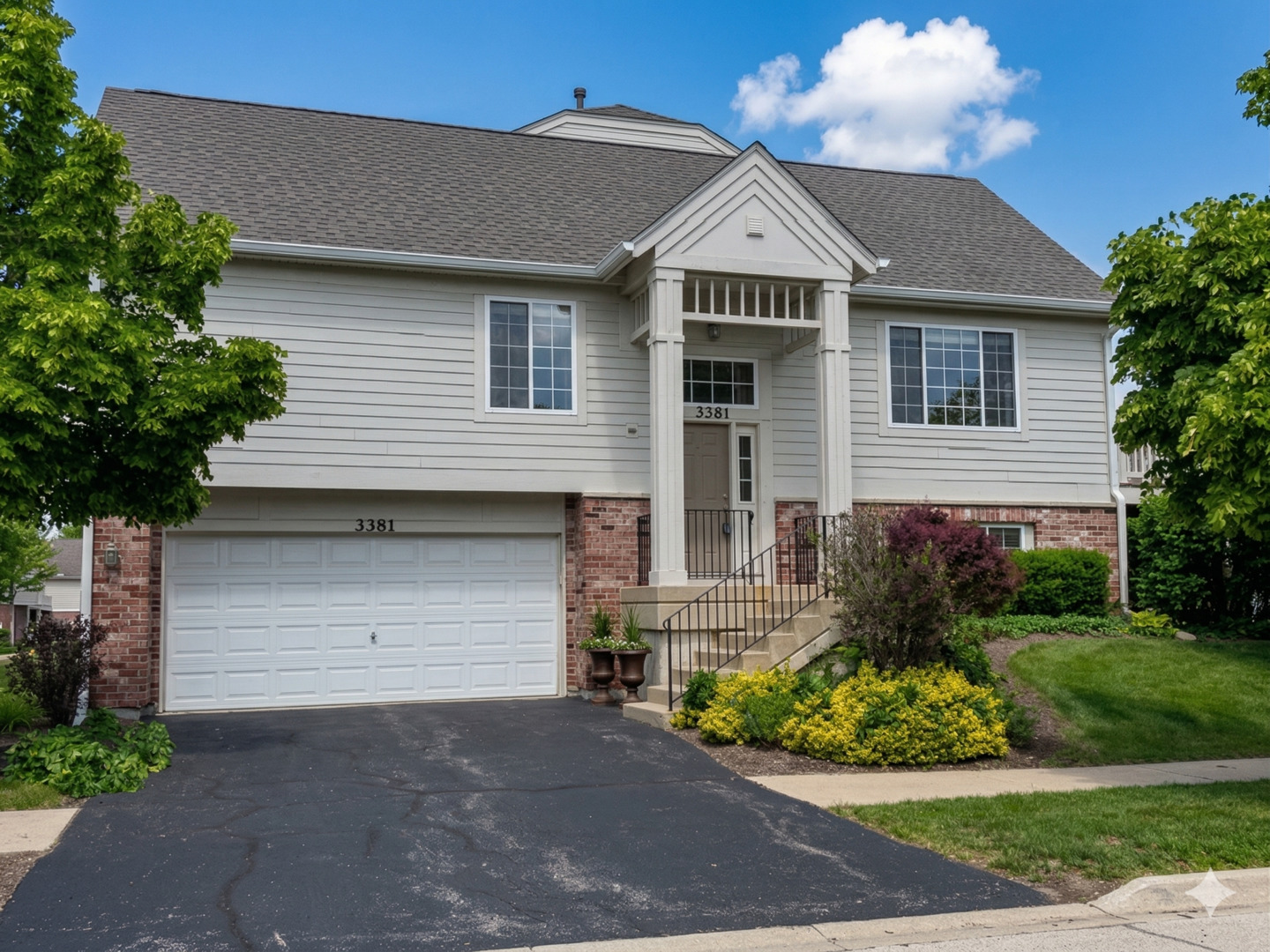 3381 Cameron Drive, Elgin, IL