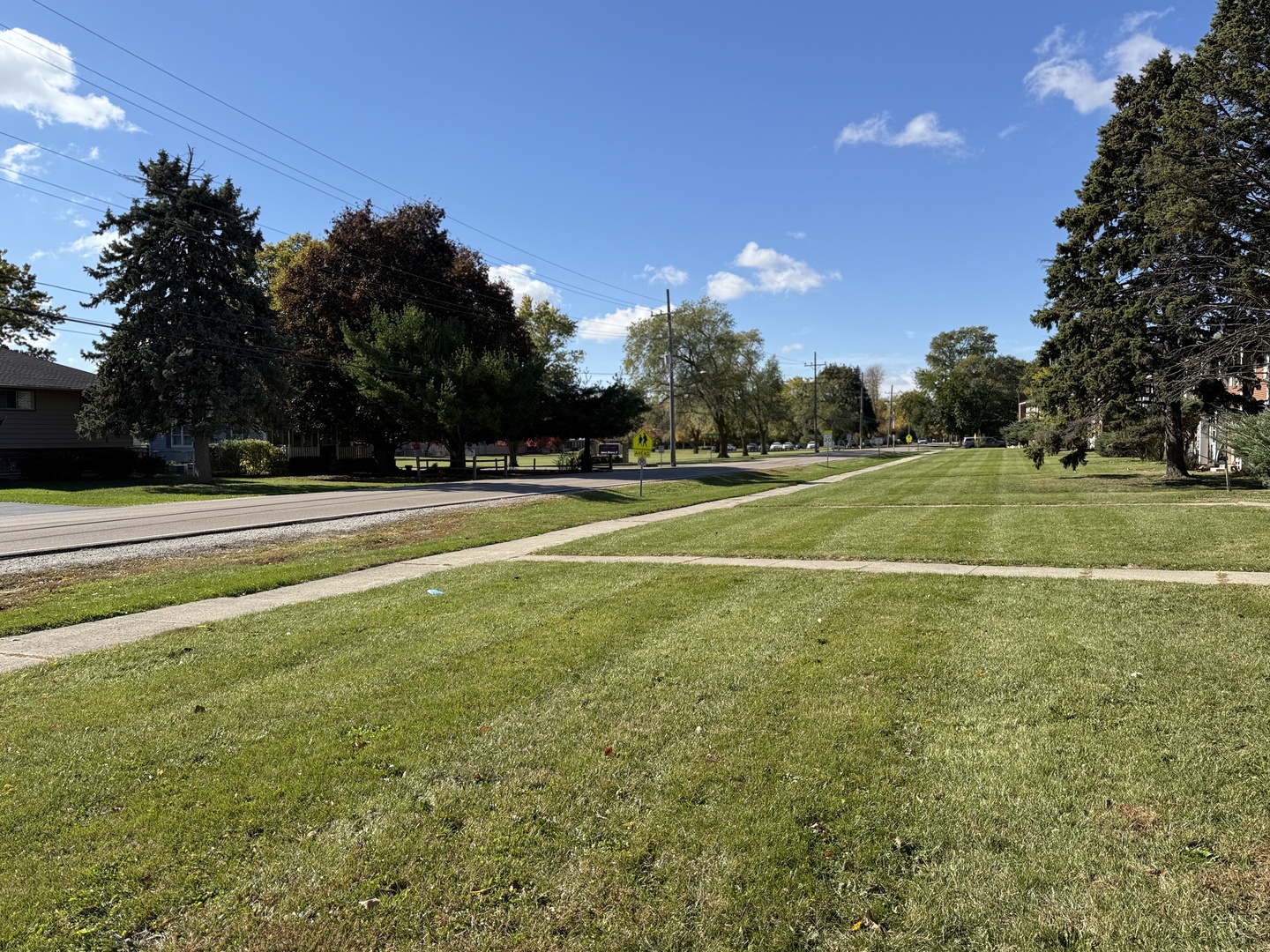 691 OLD INDIAN TRAIL Road, Aurora, IL