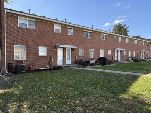 691 OLD INDIAN TRAIL Road, Aurora, IL