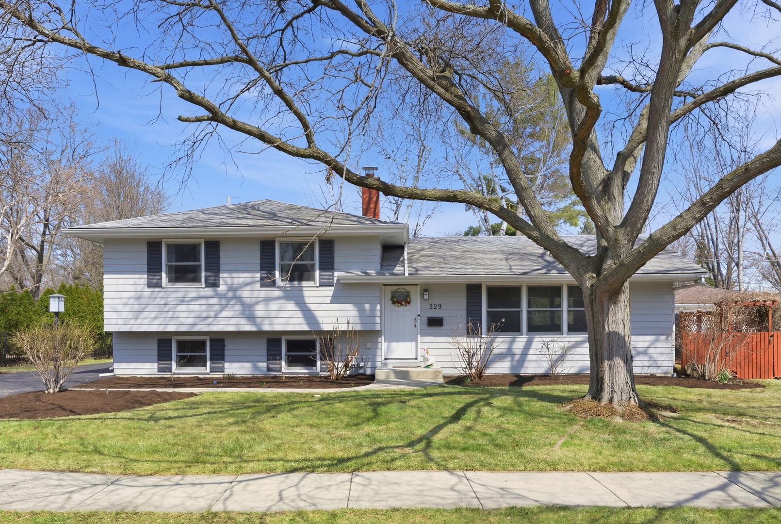 329 Tanoak Lane, Naperville, IL