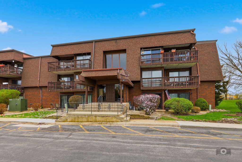 1619 Richmond Avenue #206, Joliet, IL