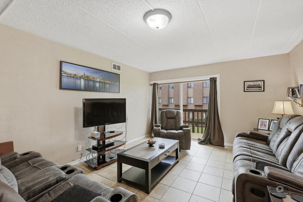 1619 Richmond Avenue #206, Joliet, IL