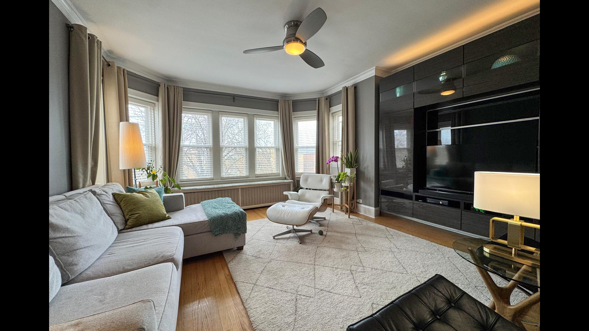 5536 N Mango Avenue, Chicago, IL