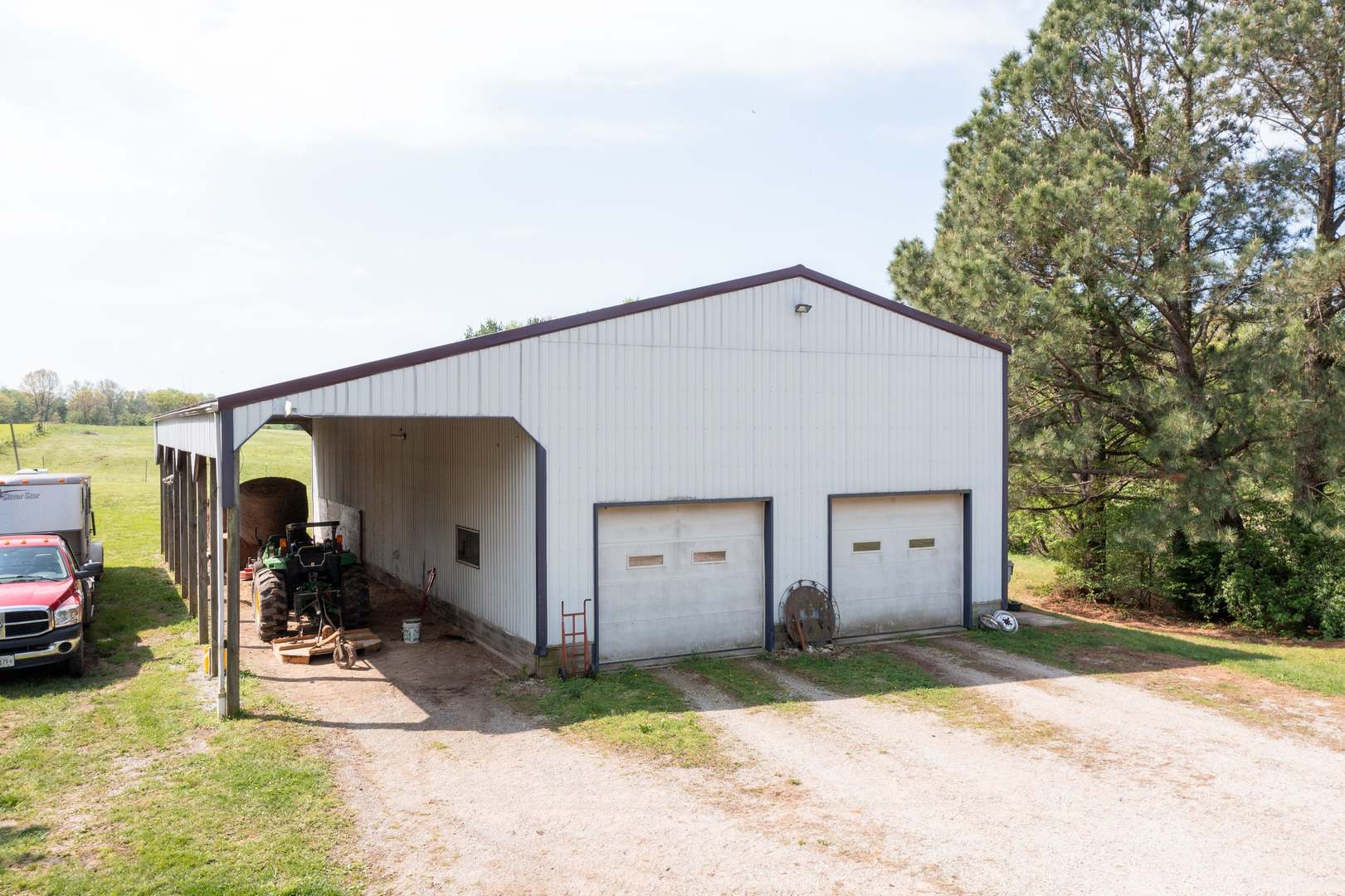 2565 Iuka Road, Iuka, IL