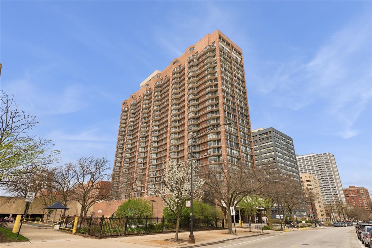 4170 N Marine Drive #18D, Chicago, IL