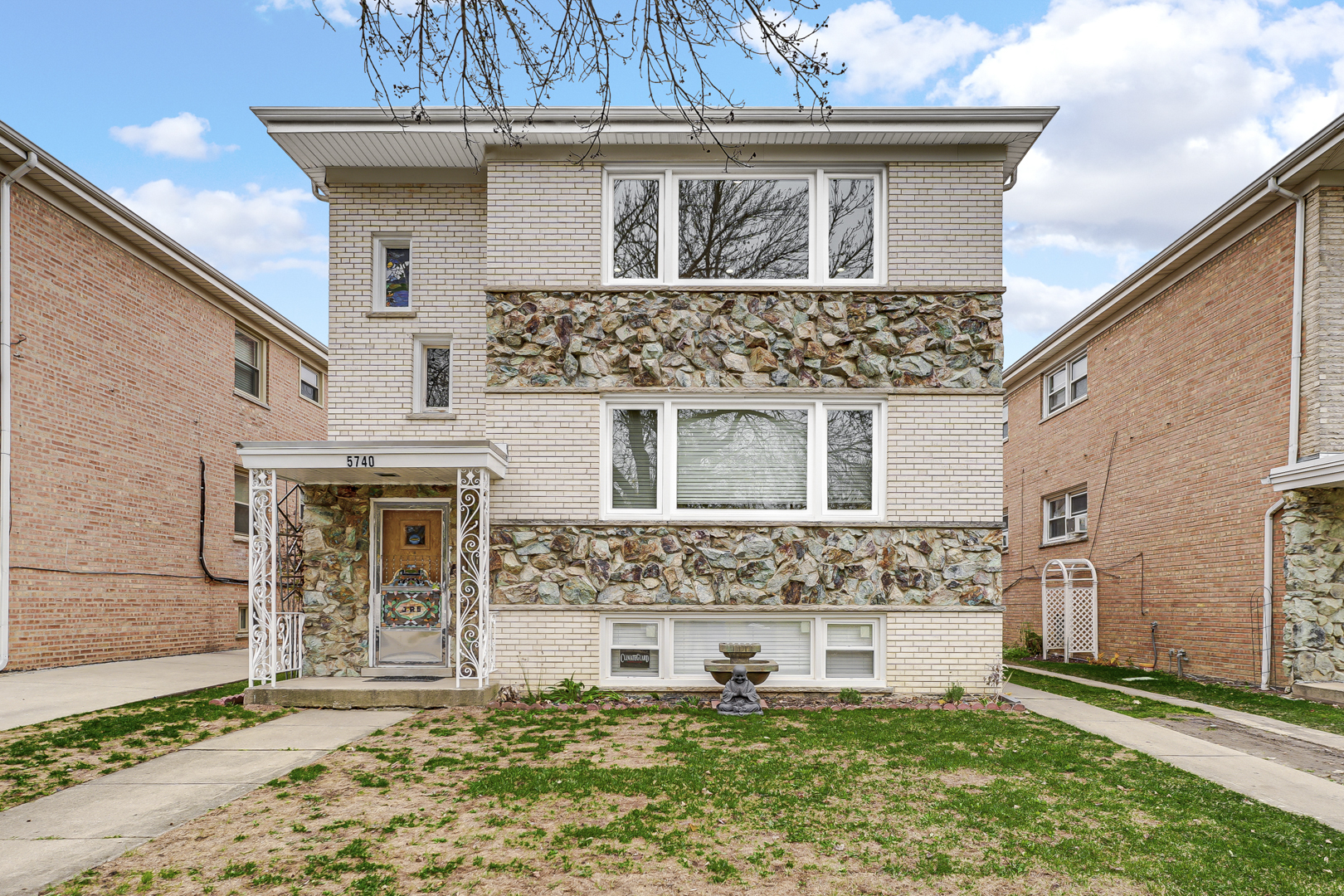 5740 N Lowell Avenue #2, Chicago, IL