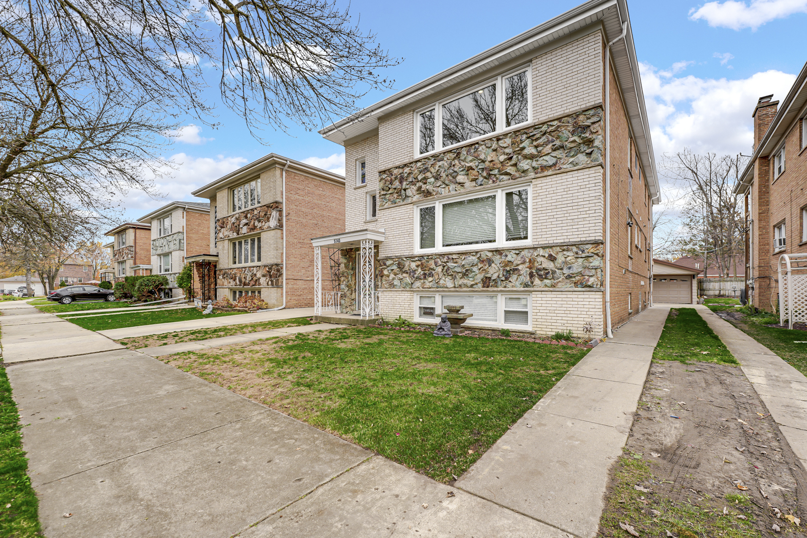 5740 N Lowell Avenue #2, Chicago, IL