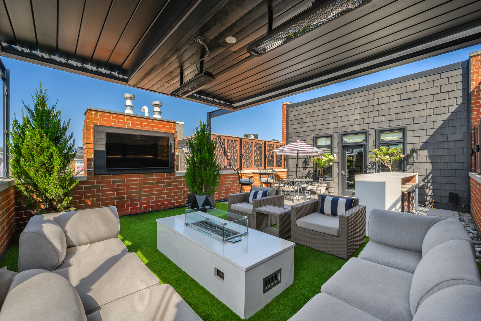 2140 N Clifton Avenue, Chicago, IL