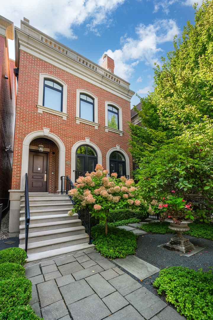 2140 N Clifton Avenue, Chicago, IL